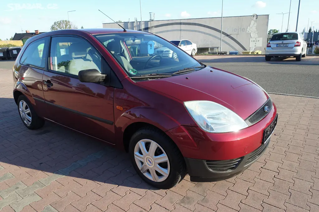 Ford Fiesta, 1.3 51kw garáž,důchodce TOP !